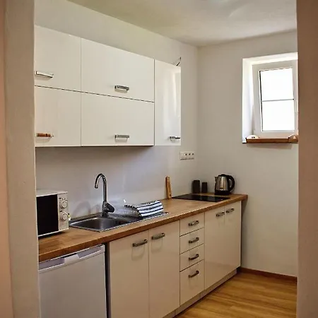 Privatunterkunft Lakeview
