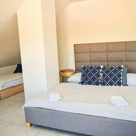 Privatunterkunft Lakeview Liptovský Trnovec