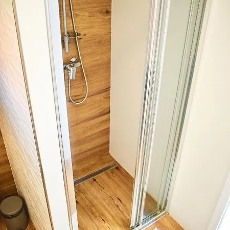 Kwatera prywatna Lakeview