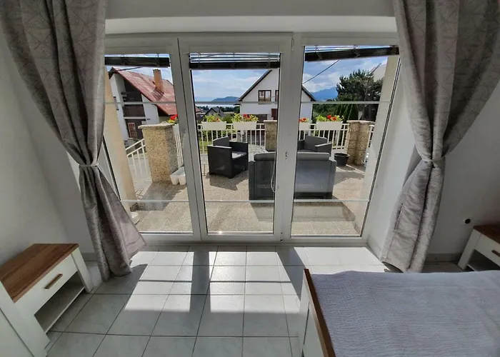 Lakeview * 립토브스키트로노벡